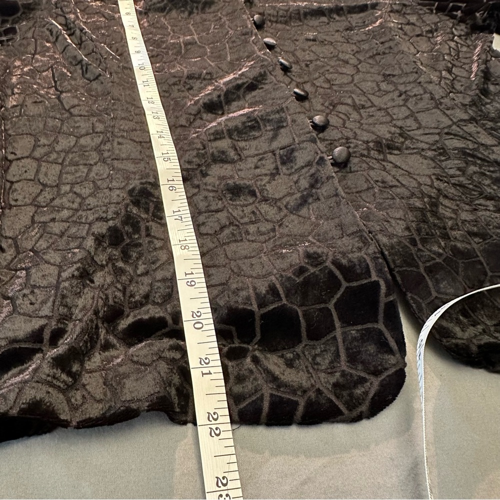 Chic Velvet Patterned Women's Button Down Shirt - image 5